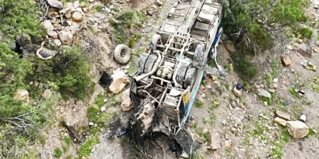 बोलीविया में एक सड़क दुर्घटना में 30 लोगों की मौत