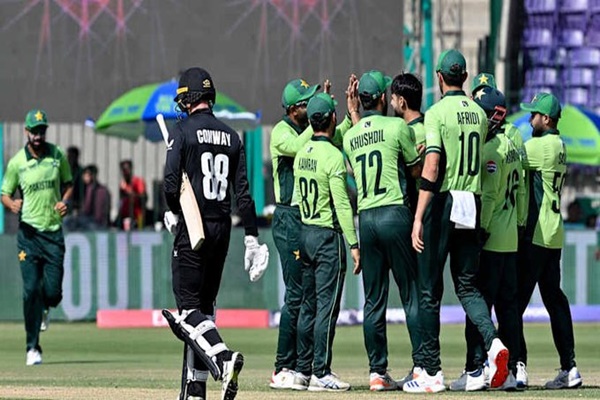 ICC Champions Trophy: New Zealand set a target of 321 runs against Pakistan in Karachi