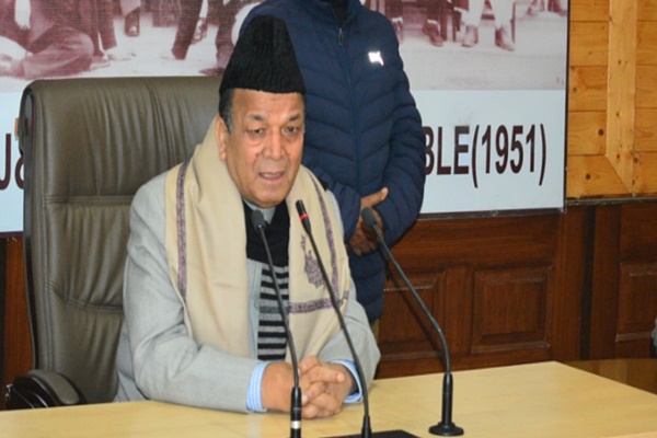 جموں و کشمیر میں تین مارچ کو بجٹ اجلاس شروع ہونے سے پہلے جموں وکشمیر قانون ساز اسمبلی کے اسپیکر عبد الرحیم راتھر نے 27 فروری کو ایک کُل جماعتی میٹنگ طلب کی ہے جس کا مقصد، 43 روزہ اِس اجلاس میں، خوش اسلوبی سے کام کاج کیے جانے کو یقینی بنانا ہے۔
