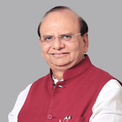 दिल्ली के उपराज्यपाल विनय कुमार सक्सेना ने नगर निगम के सफाई कर्मचारियों के साथ बातचीत की