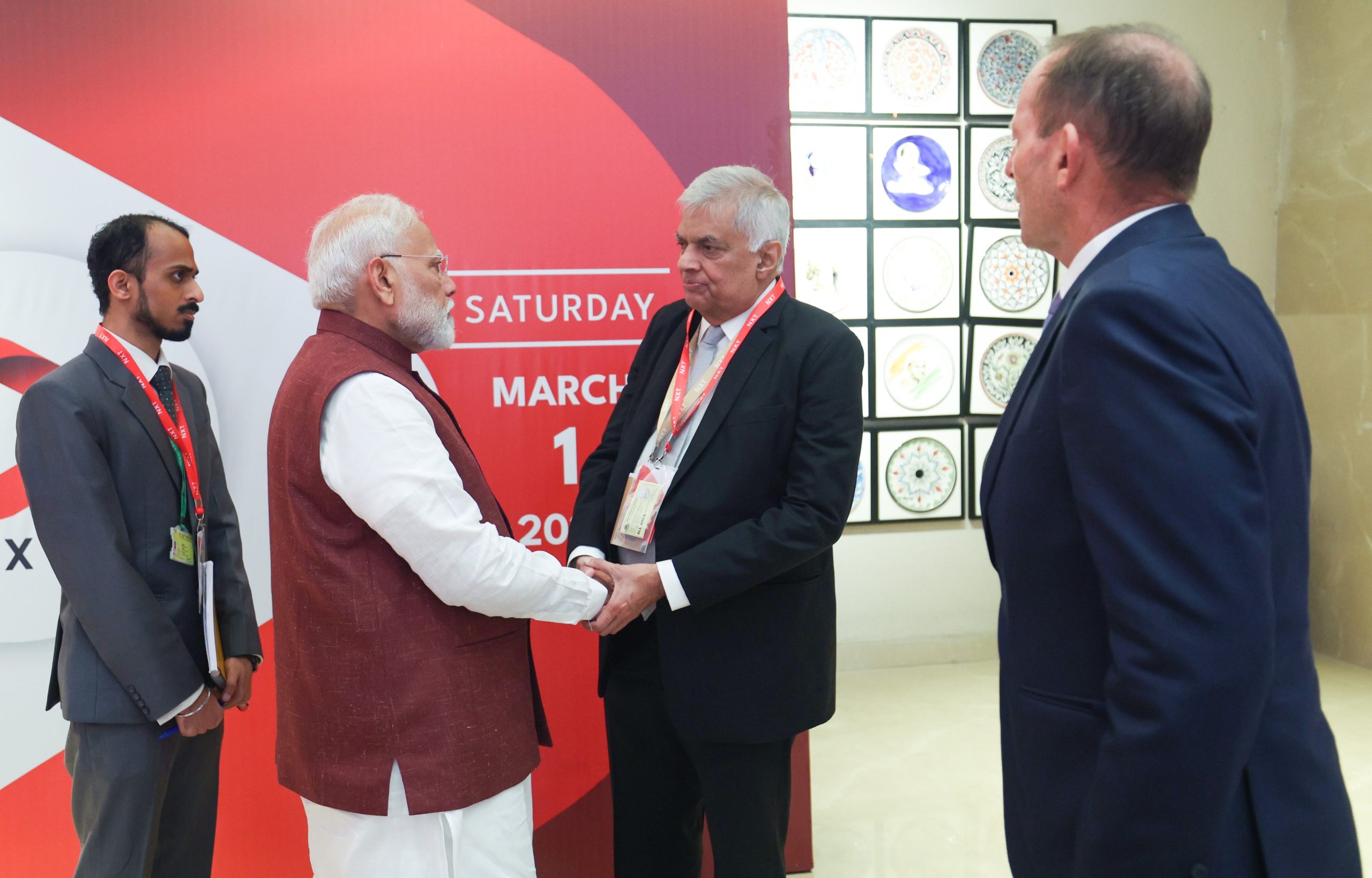 एनएक्‍सटी कॉन्क्लेवः प्रधानमंत्री मोदी ने श्रीलंका के पूर्व राष्ट्रपति रानिल विक्रमसिंघे और ऑस्ट्रेलिया के पूर्व प्रधानमंत्री टोनी एबॉट से मुलाकात की