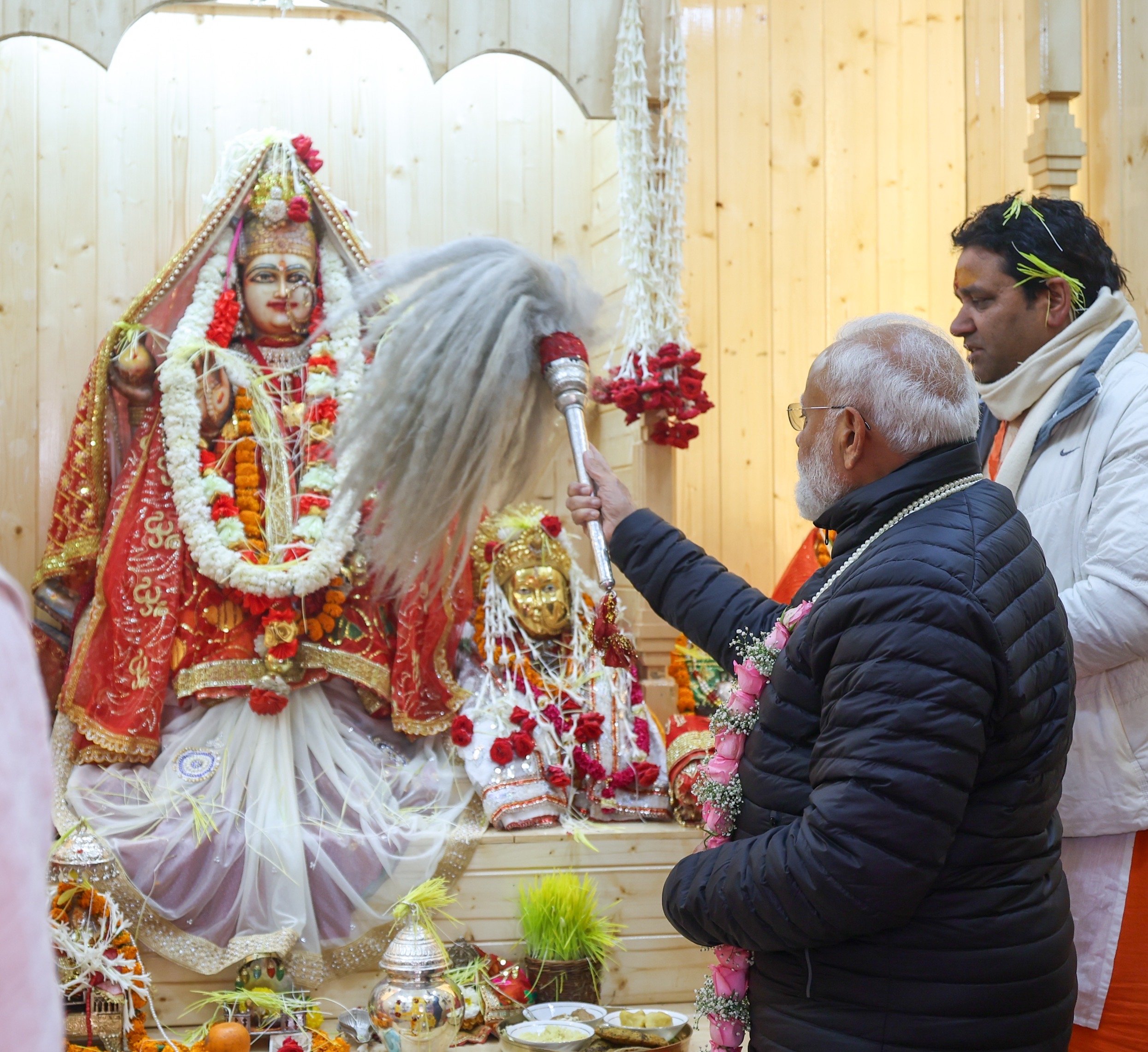 प्रधानमंत्री नरेन्‍द्र मोदी ने उत्तराखंड के मुखवा में देवी गंगा की पूजा-अर्चना की