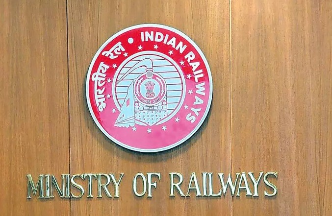 रेल मंत्रालय ने रेलवे-स्टेशनों पर भीड़-नियंत्रण के उपायों की घोषणा की