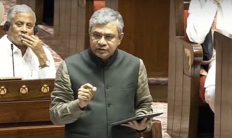 रेल मंत्री अश्विनी वैष्णव ने राज्यसभा में रेलवे संशोधन विधेयकः 2024 पेश किया