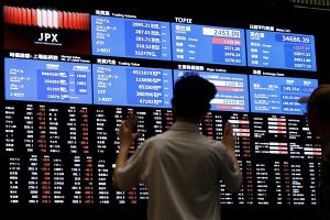 Asian markets end on negative note, European indices show mixed responses