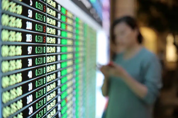 Asian markets collectively show upward trend amid US China tensions