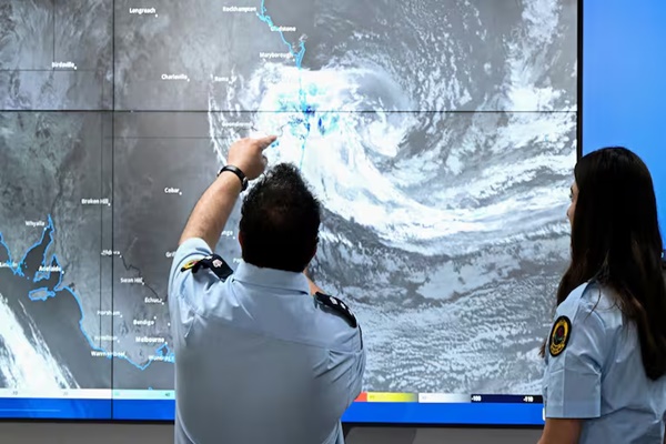 Australia gears up for Alfred’s landfall over Brisbane