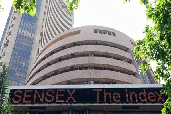 Sensex Falls 201 Points, Nifty Drops 73 Points Amid Volatility