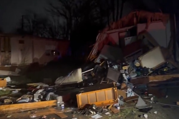 34 dead as tornadoes tear through southern US