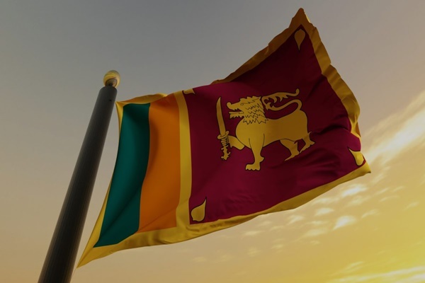श्रीलंका के निलंबित पुलिस महानिरीक्षक देशबंधु तेनाकून ने मटारा मजिस्ट्रेट कोर्ट के समक्ष आत्मसमर्पण किया
