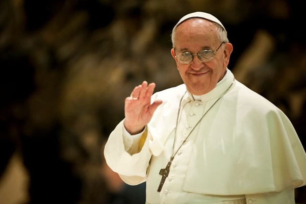 Pope Francis Thanks Volunteers as He Recovers from Double Pneumonia