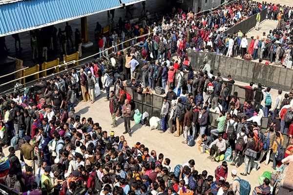 Railways announces series of crowd control measures to avoid chaotic situations at stations