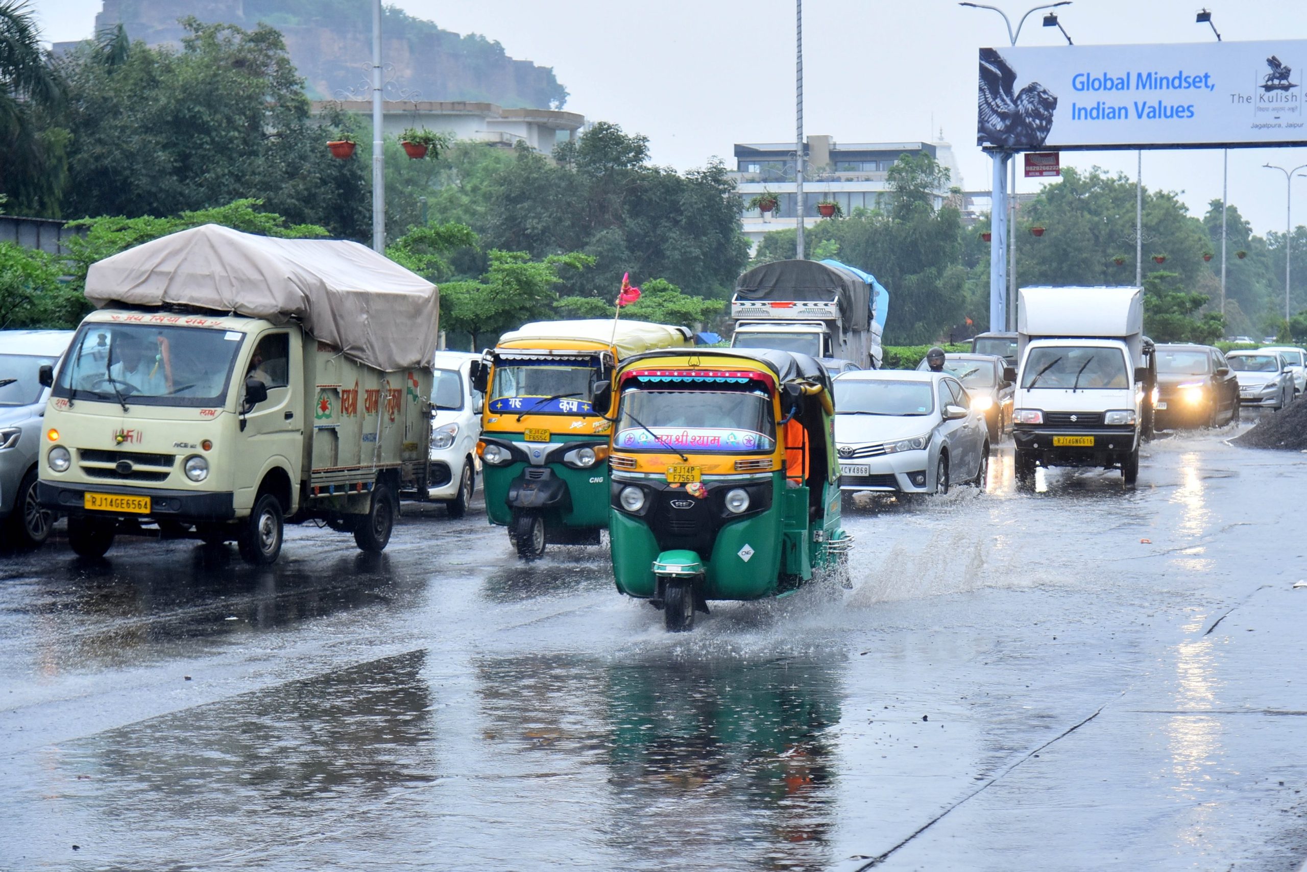 IMD forecasts thunderstorms accompanied by lightning at isolated places over Sub-Himalayan West Bengal