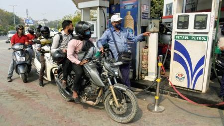 No fuel for 15+ yrs vehicle at Delhi petrol pumps from 1st April