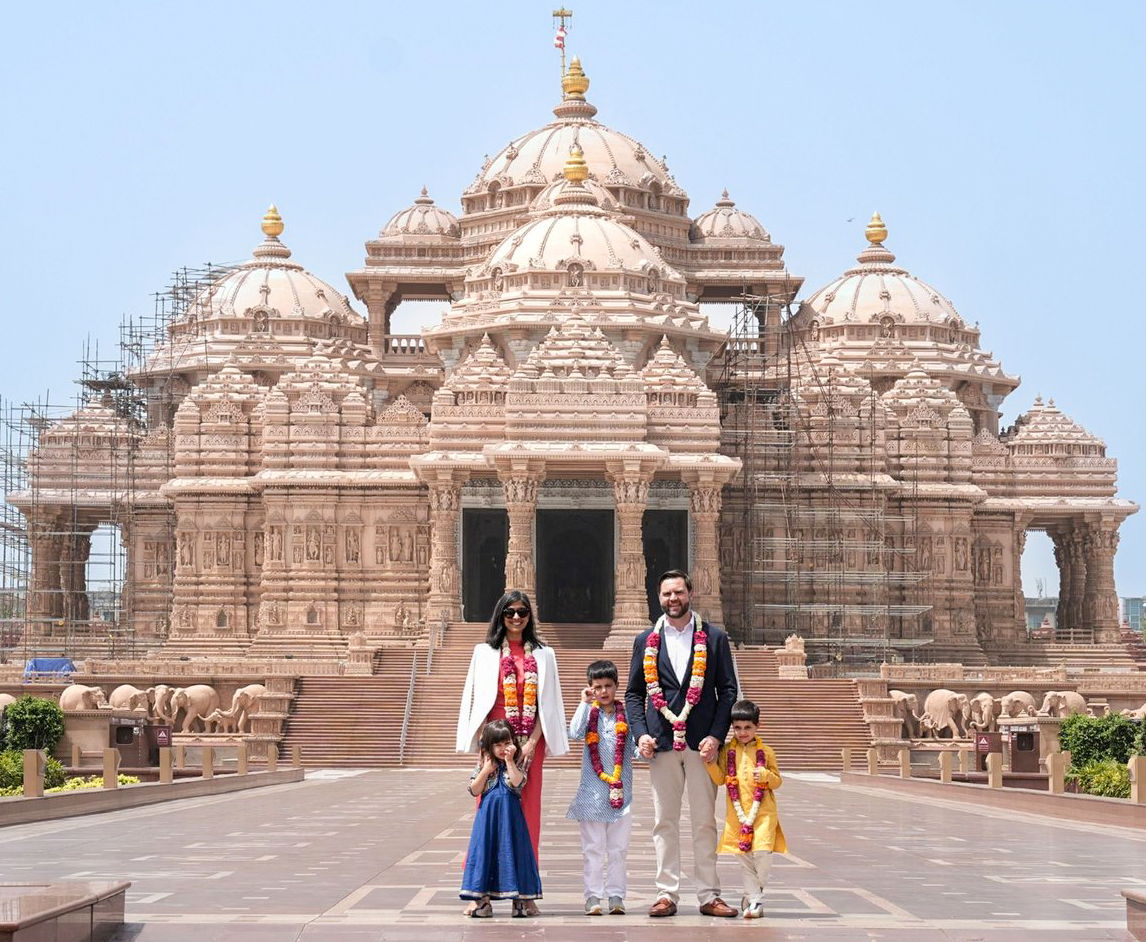 अमरीका के उपराष्ट्रपति जे डी वेंस चार दिवसीय यात्रा पर भारत पहुंचे, आज शाम प्रधानमंत्री नरेन्‍द्र मोदी से मिलेंगे