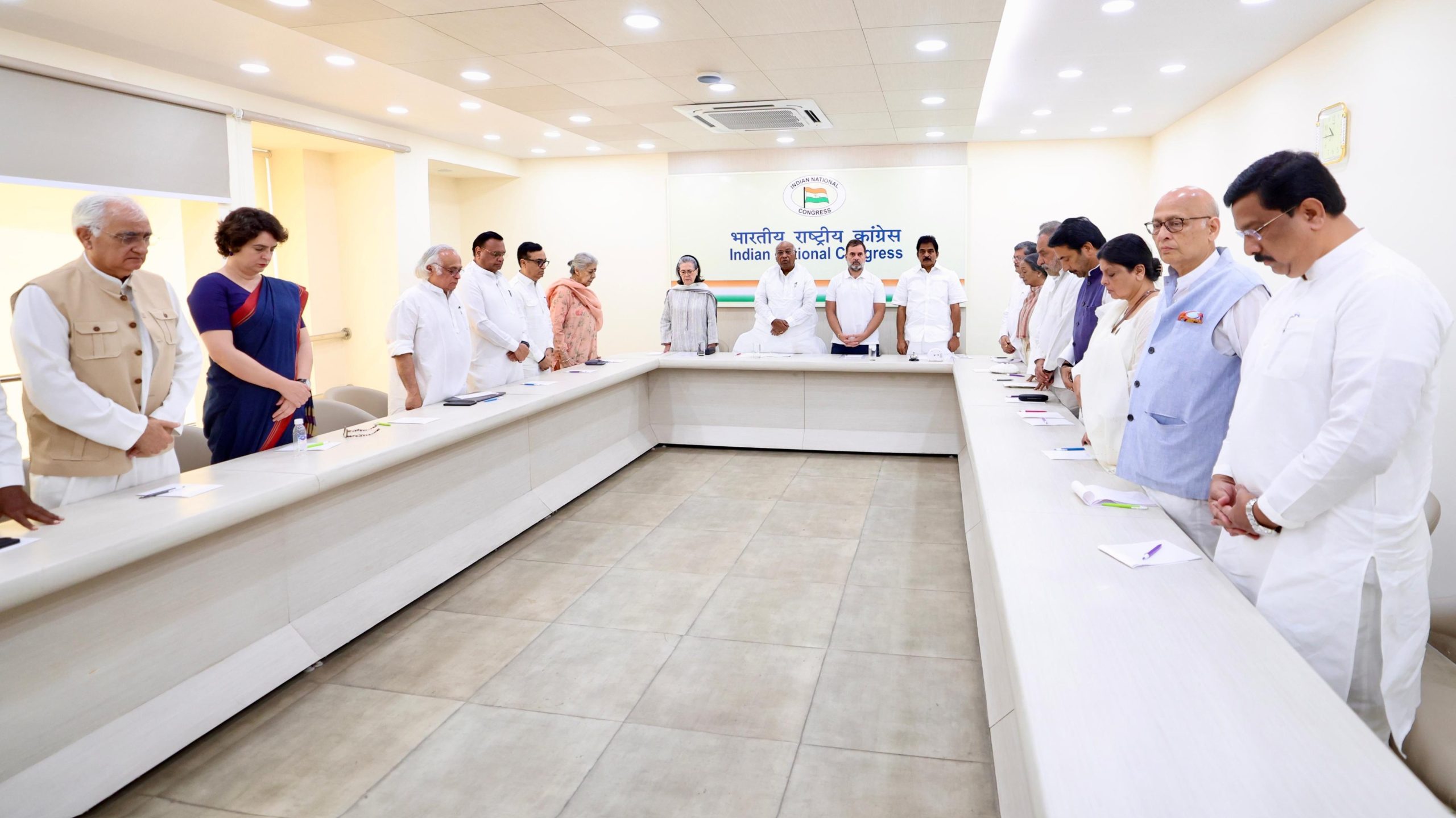 জম্মু ও কাশ্মীরের পহেলগাঁওয়ে সন্ত্রাসবাদী হামলার বিষয়ে আলোচনা করতে কংগ্রেসের কার্য্যকরী কমিটি আজ জরুরি বৈঠকে বসে।