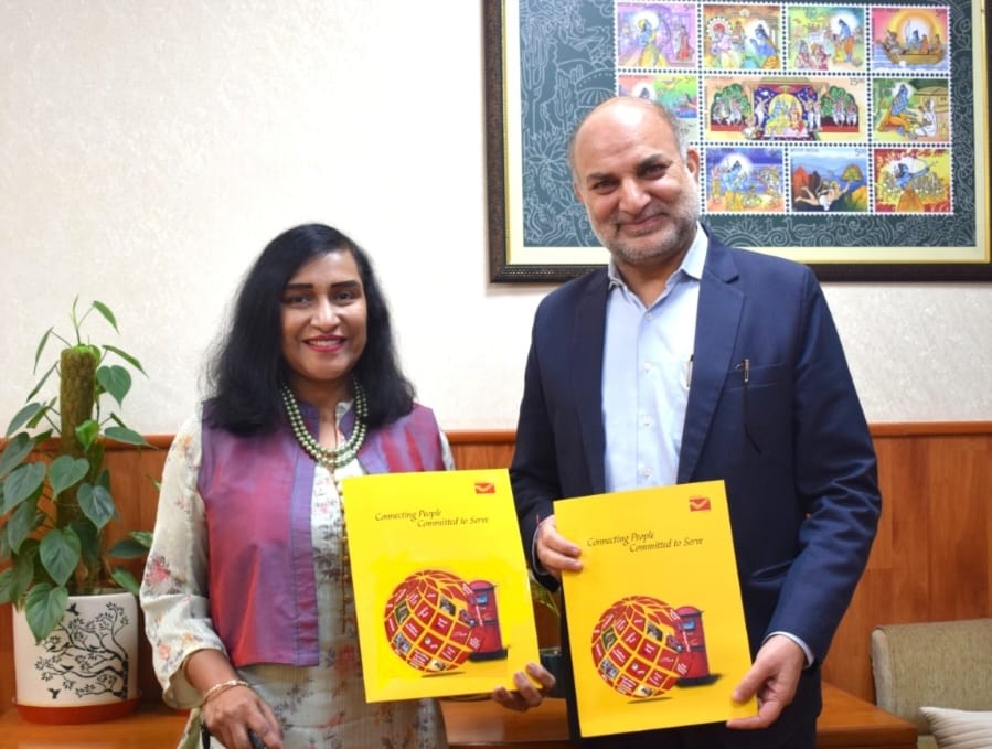 डाक विभाग और एसबीआई फंड्स मैनेजमेंट लिमिटेड ने नई दिल्ली में एक समझौता ज्ञापन पर किए हस्ताक्षर