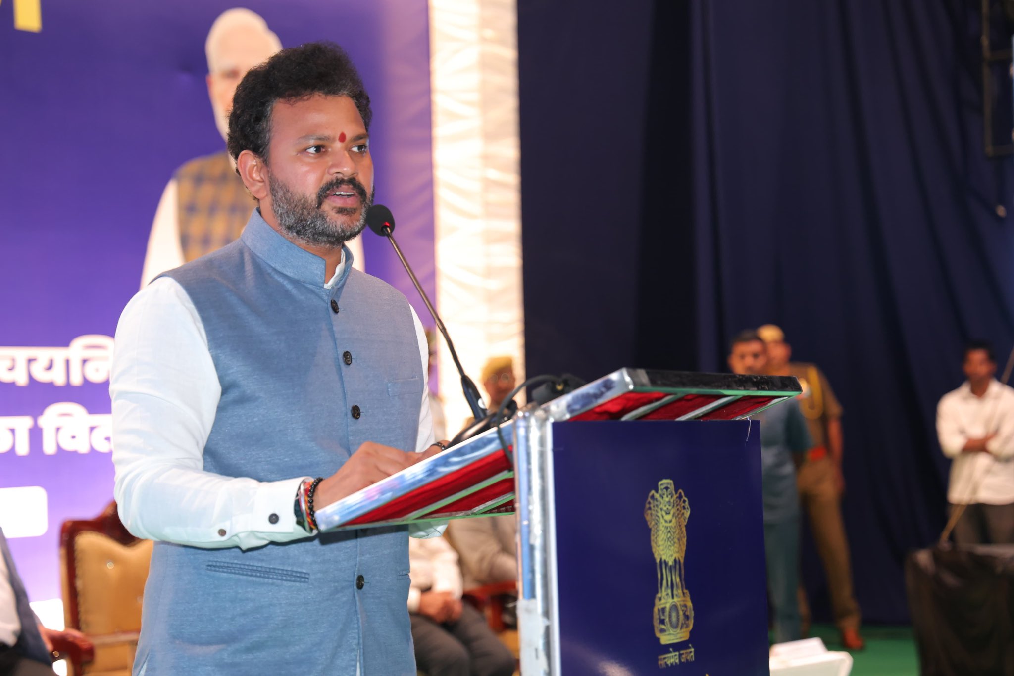 नागरिक उड्डयन मंत्री राममोहन नायडू अहमदाबाद में एयर इंडिया विमान दुर्घटना स्थल पर पहुँच गए हैं