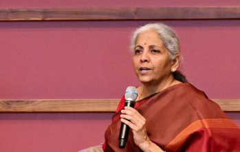 अमेरिका आणि भारत देशांदरम्यान द्विपक्षीय व्यापार कराराचा पहिला टप्पा पूर्ण होण्याची आशा -अर्थमंत्री