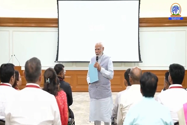 প্রধানমন্ত্রী বলেছেন যে মুদ্রা যোজনা মহিলাদের শুধুমাত্র আর্থিক সহায়তাই প্রদান করে নি বরং তাদের ব্যবসা পরিচালনা ও বিকাশের সুযোগ তৈরি করে দিয়েছে