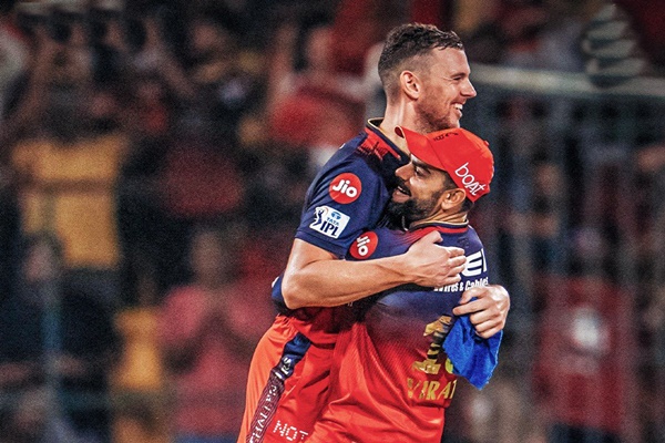 IPL T20 ક્રિકેટમાં, રોયલ ચેલેન્જર્સ બેંગ્લોરે રાજસ્થાન રોયલ્સને 11 રને હરાવ્યું