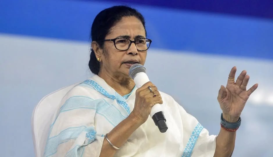 বেশ কিছু কর্মসূচী নিয়ে মুখ্যমন্ত্রী মমতা ব্যানার্জি তিন দিনের সফরে উত্তরবঙ্গে যাচ্ছেন।