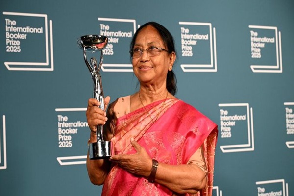 बानू मुश्ताक के लघु कथा संग्रह ‘हार्ट लैंप’ ने लंदन में अंतर्राष्ट्रीय बुकर पुरस्कार जीता