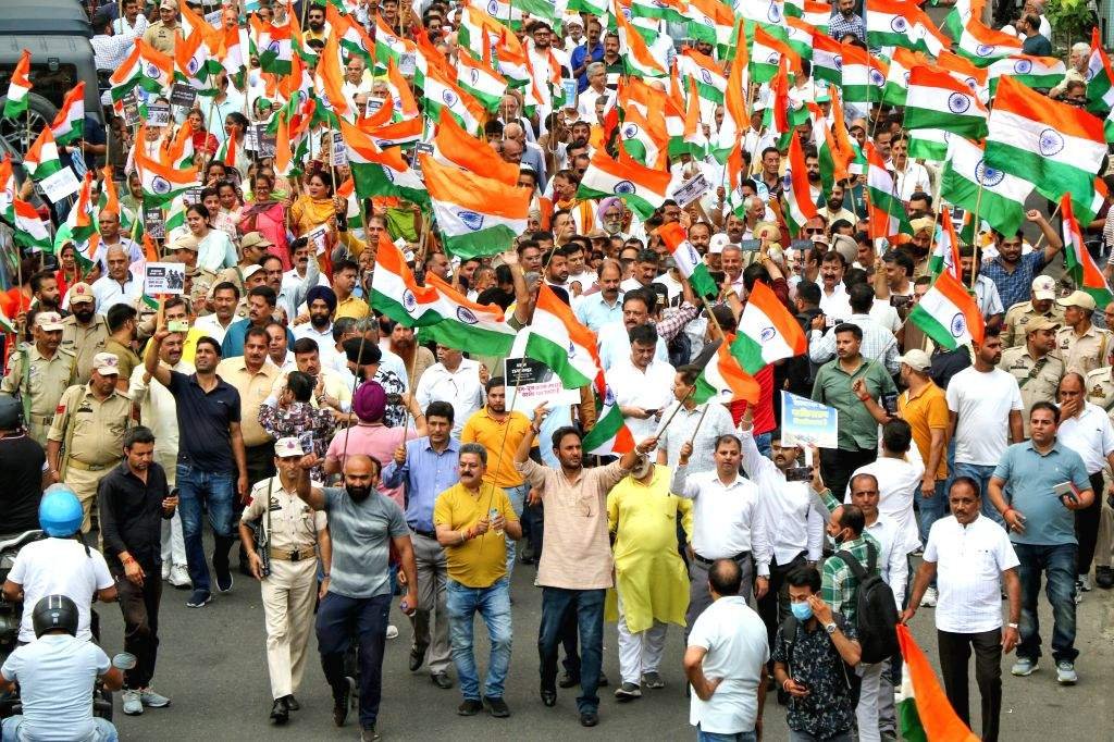 जम्मू-कश्मीर के रियासी शहर में तिरंगा रैली का आयोजन किया गया