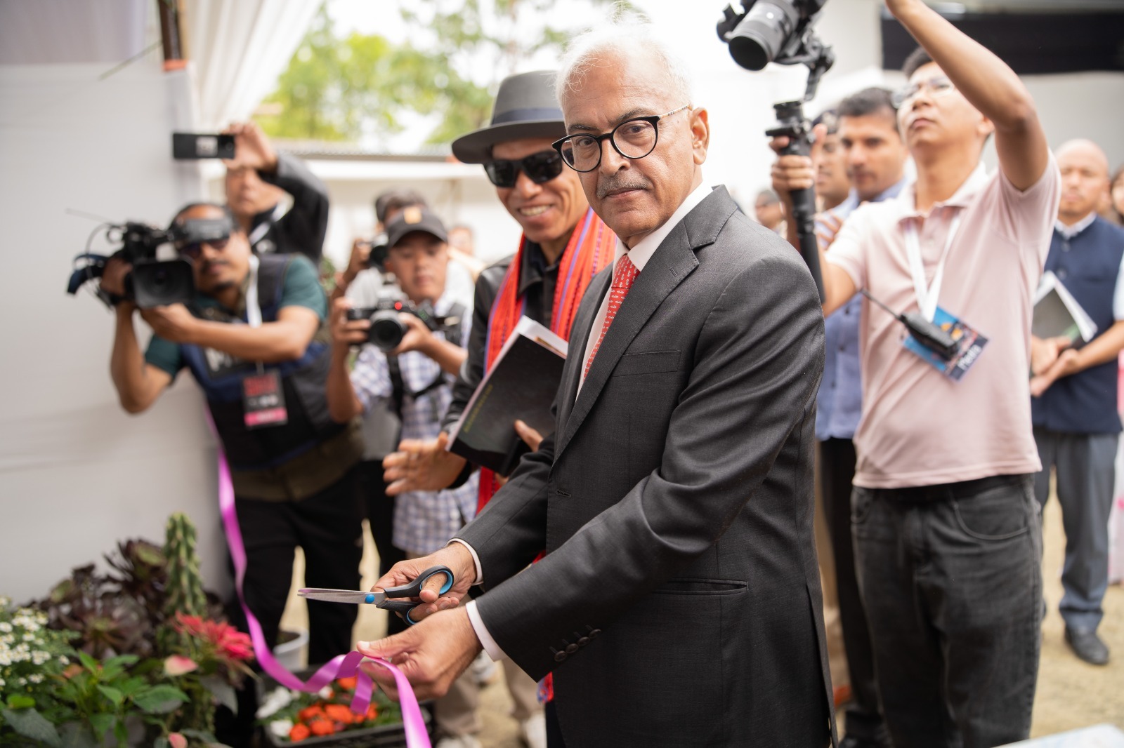 मणिपुर: राज्यपाल अजय कुमार भल्ला ने राज्य स्तरीय शिरुई लिली महोत्सव 2025 के 5वें संस्करण का उद्घाटन किया