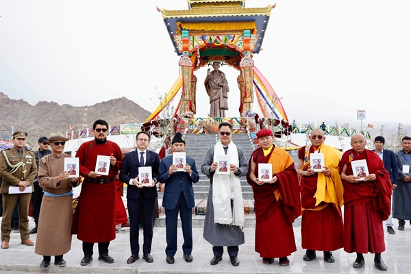 संसदीय कार्य एवं अल्पसंख्यक मामलों के केंद्रीय मंत्री किरेन रिजिजू ने किया लेह का दौरा