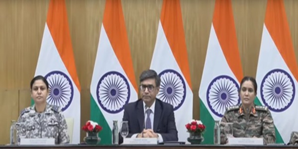 বিদেশ সচিব বিক্রম মিশ্রী বলেছেন, বিশ্বের বিভিন্ন জায়গায় সন্ত্রাসবাদী হামলায় জড়িত থাকার ফলে আন্তর্জাতিক সন্ত্রাসবাদের কেন্দ্র হিসেবে পাকিস্তানের পরিচয় তৈরী হয়েছে।
