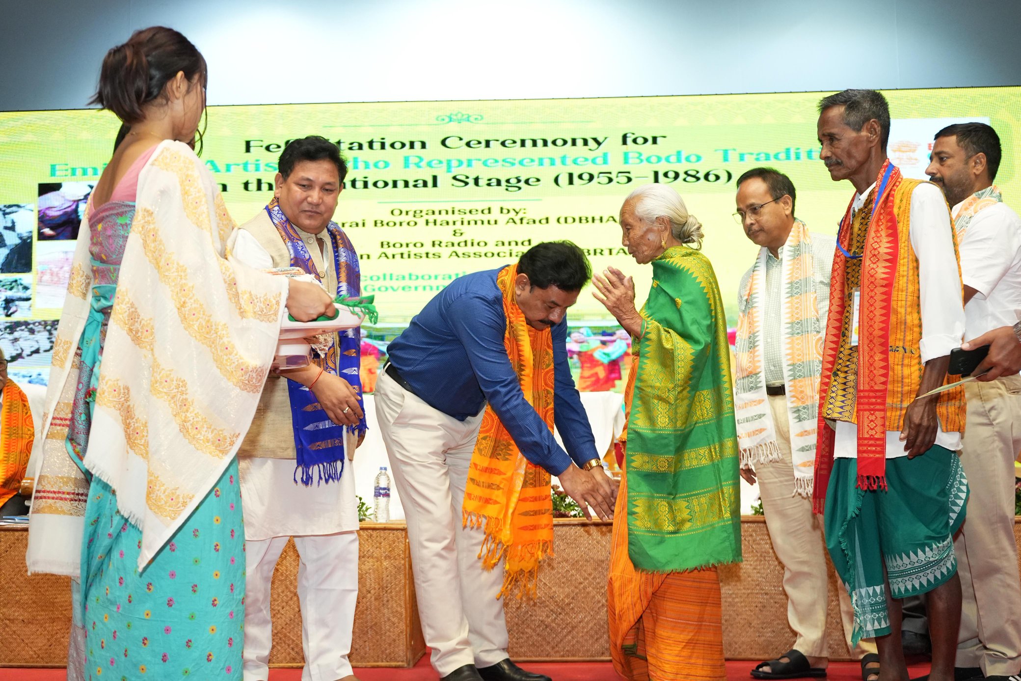কোকৰাঝাৰত ১৬৫ গৰাকী বড়ো লোকশিল্পীলৈ সম্বর্ধনা