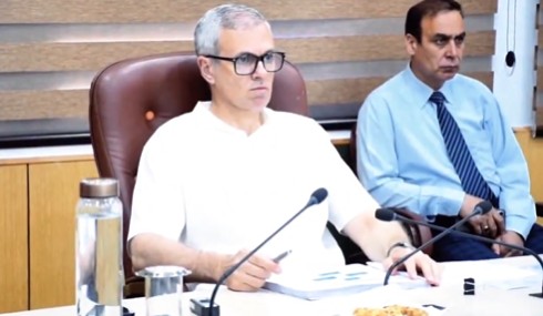 जम्‍मू-कश्‍मीर: मुख्‍यमंत्री उमर अब्‍दुल्‍ला ने प्रमुख राष्‍ट्रीय राजमार्ग, एक्‍सप्रेस-वे और सुरंग परियोजनाओं की प्रगति की समीक्षा के लिए उच्‍च स्‍तरीय बैठक की