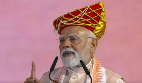 भोपाल पहुंचे पीएम नरेंद्र मोदी, देवी अहिल्‍याबाई की 300वीं जयंती पर आयोजित महासम्‍मेलन में ले रहे हैं भाग