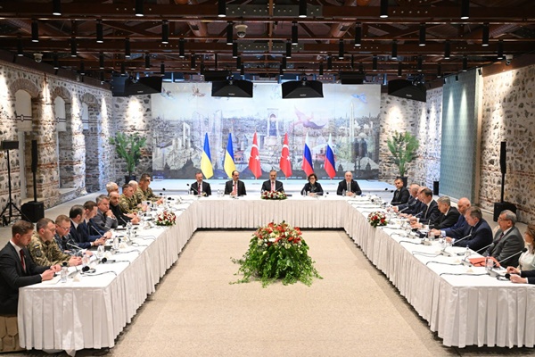 Russia and Ukraine Agree on Largest Prisoner Swap in Over Three Years