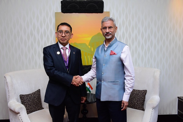 EAM S. Jaishankar meets Culture Minister of Indonesia in Mumbai on sidelines of WAVES Summit 2025