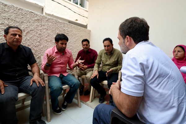 Rahul Gandhi Meets Cross-Border Shelling Victims in Poonch, Calls It a ‘Big Tragedy’