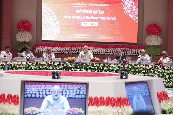 PM Modi calls for developing at least one world class tourist destination in every State