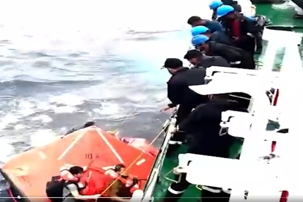Navy rescues 24 crew members of distressed container vessel off Kochi