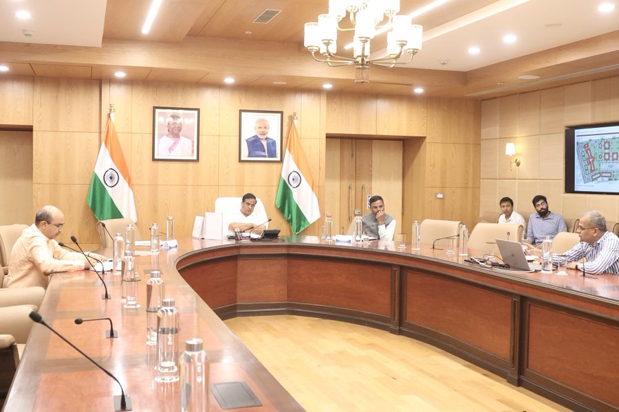 উত্তৰ গুৱাহাটীত প্ৰস্তাৱিত ন্যায়িক চৌহদৰ কাম-কাজৰ অগ্ৰগতিৰ সন্দৰ্ভত মুখ্যমন্ত্রী ড০ হিমন্ত বিশ্ব শৰ্মাৰ বৈঠক