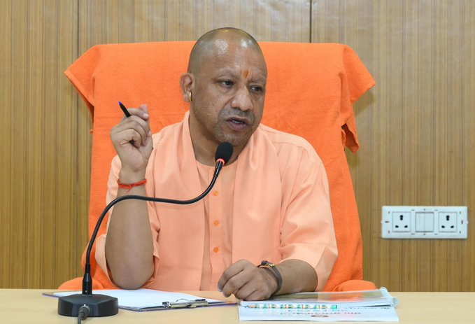 जानवरों की कुर्बानी केवल निर्धारित स्थानों पर ही की जाए और प्रतिबंधित जानवरों की कुर्बानी पर सख्ती से प्रतिबंध लगाया जाए: मुख्‍यमंत्री योगी आदित्‍यनाथ
