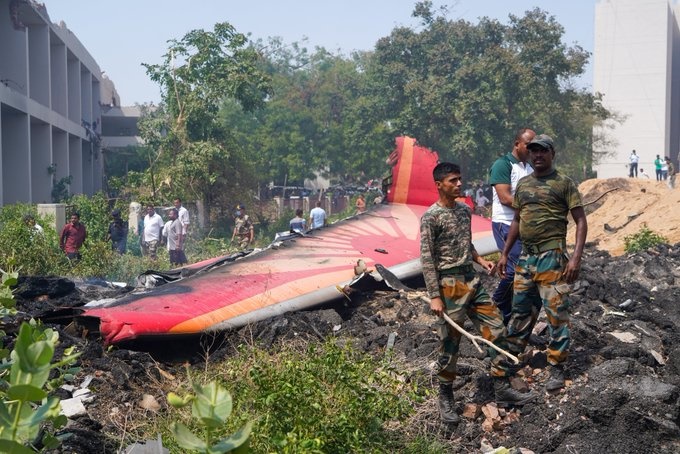High-level committee probing  AI plane crash holds first meeting