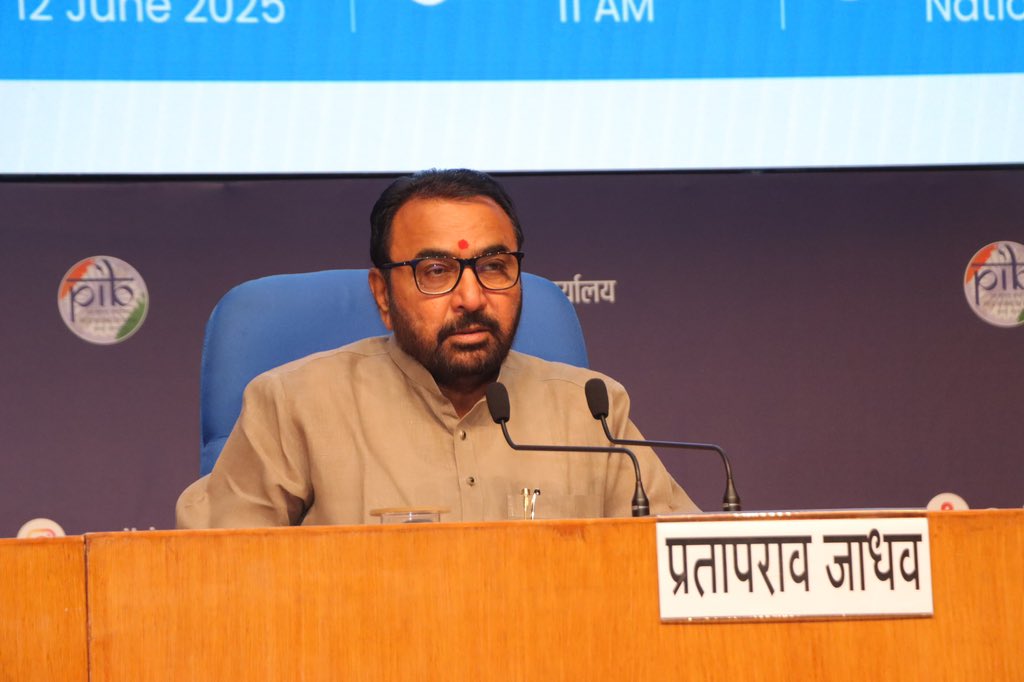 देशभरात एक लाखाहून अधिक ठिकाणी योग कार्यक्रम होणार