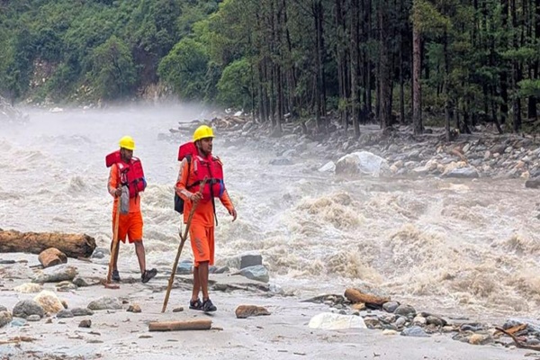 Heavy rains severely disrupt normal life in Himachal Pradesh