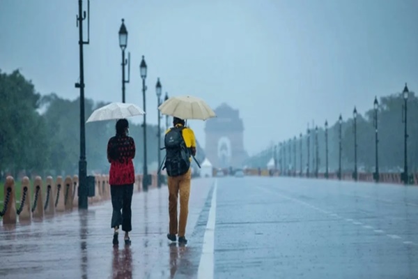 राजधानी दिल्ली में कल अधिकतम तापमान 33 डिग्री सेल्सियस और न्यूनतम तापमान 25 डिग्री सेल्सियस के आस पास रहने का अनुमान