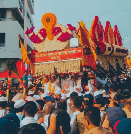 Palkhi Updates : संत तुकाराम आणि संत ज्ञानेश्वर पालख्या पुण्याहून रवाना
