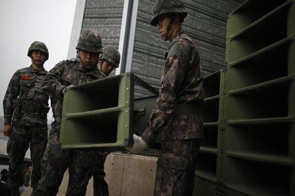 South Korea Halts Loudspeaker Broadcasts to Ease Tensions with North Korea