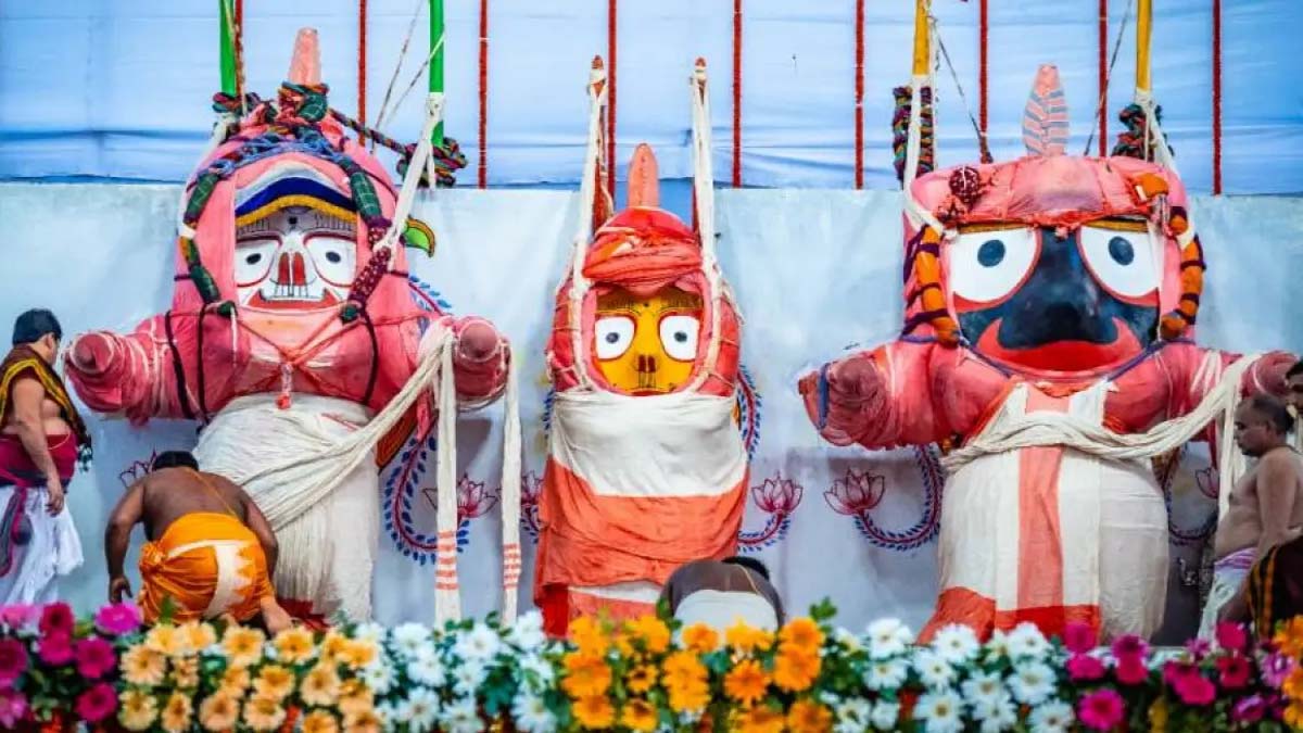 ओडिशा: देव स्नान पूर्णिमा के अवसर पर पुरी में जुटे हजारों भक्त
