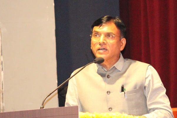 भारत ने हासिल की महत्‍वपूर्ण उपलब्धि, 64.3% लोगों को मिल रहा सामाजिक सुरक्षा का लाभ
