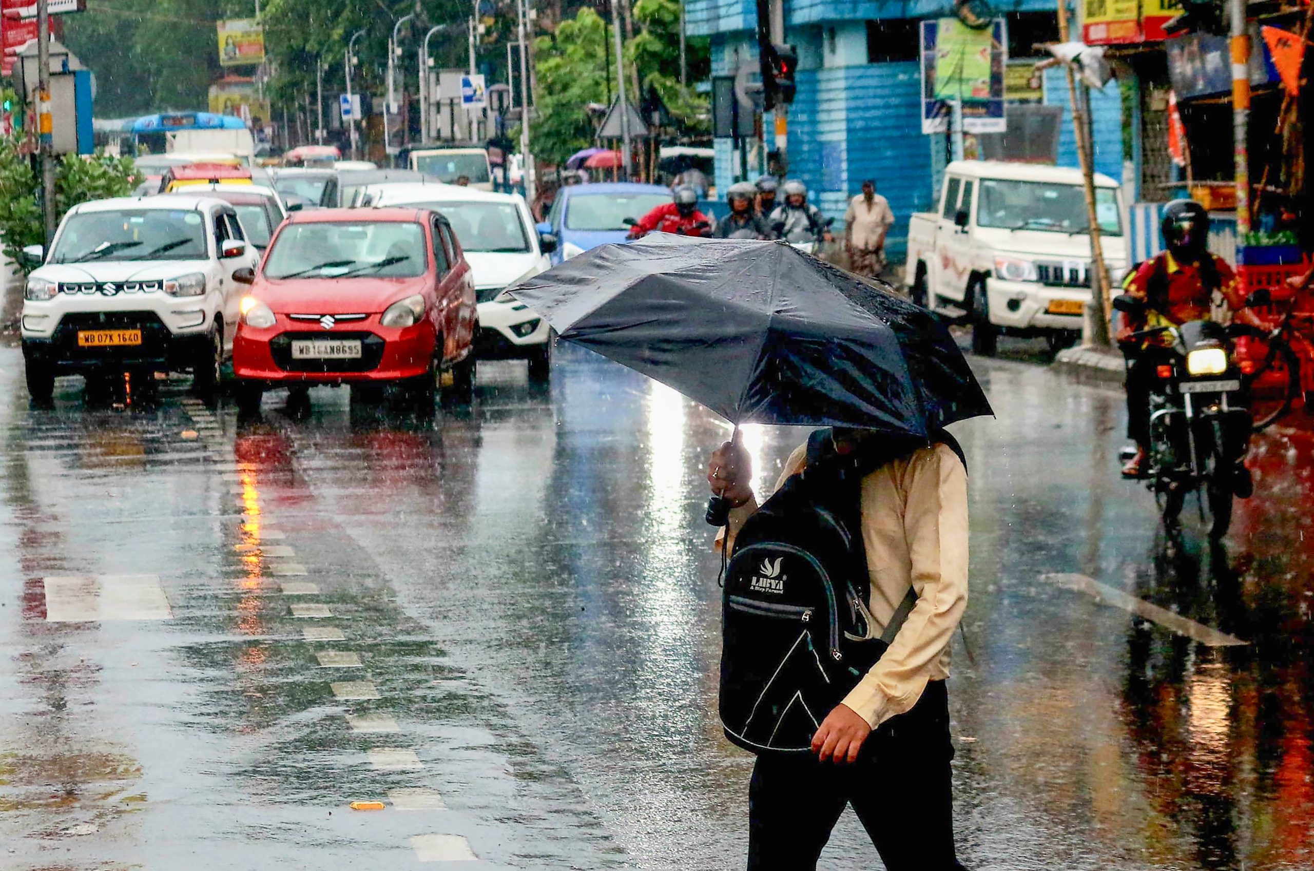 IMD issues orange alert for heavy rain in Kerala, Mahe, Karnataka